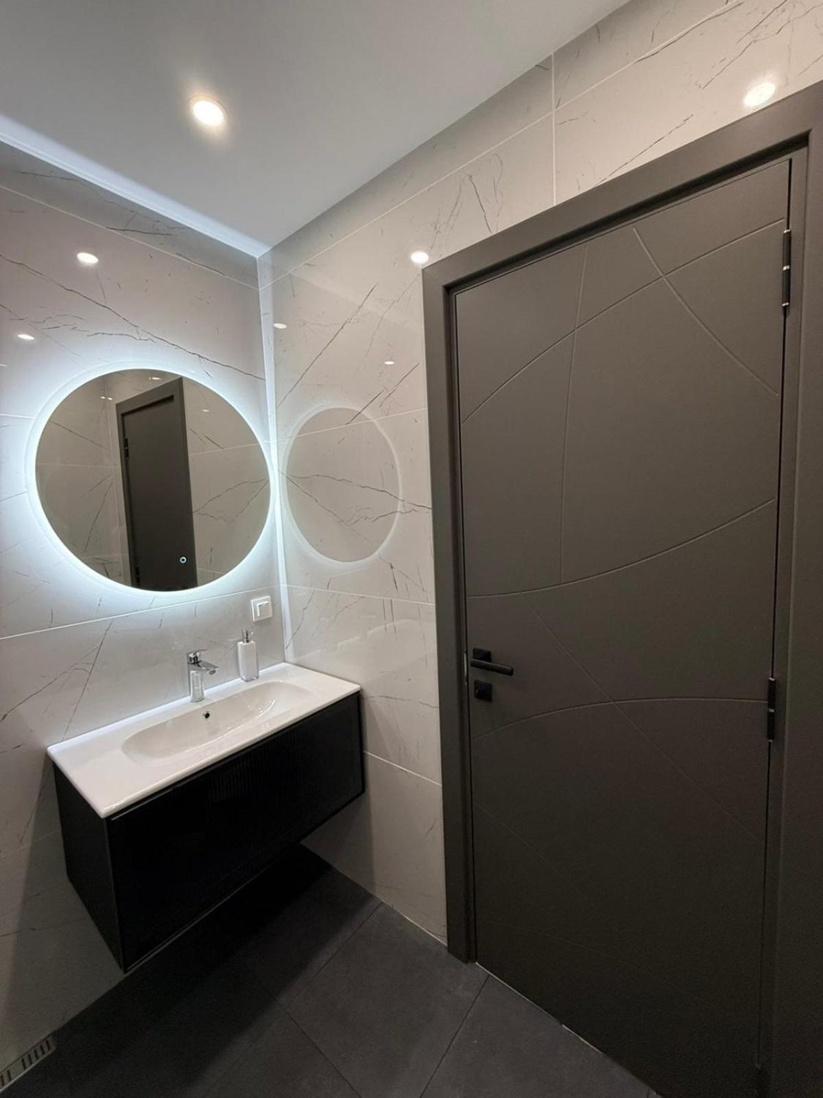 Brand-new 2 Bedroom In With Free Private Parking
